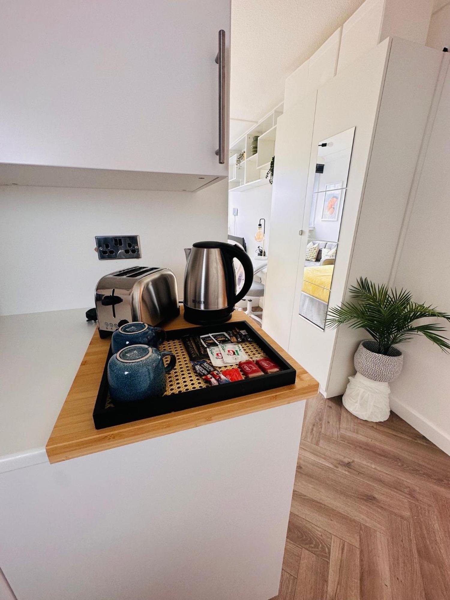 R1 - Private Room In Modern Shared Apartment, Each With Kitchenette, Central Μπέρμιγχαμ Εξωτερικό φωτογραφία